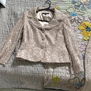 Tahari 2 piece skirt and jacket